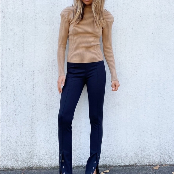 NWT Padded Shoulder Ribbed Knit Top - Picture 3 of 5